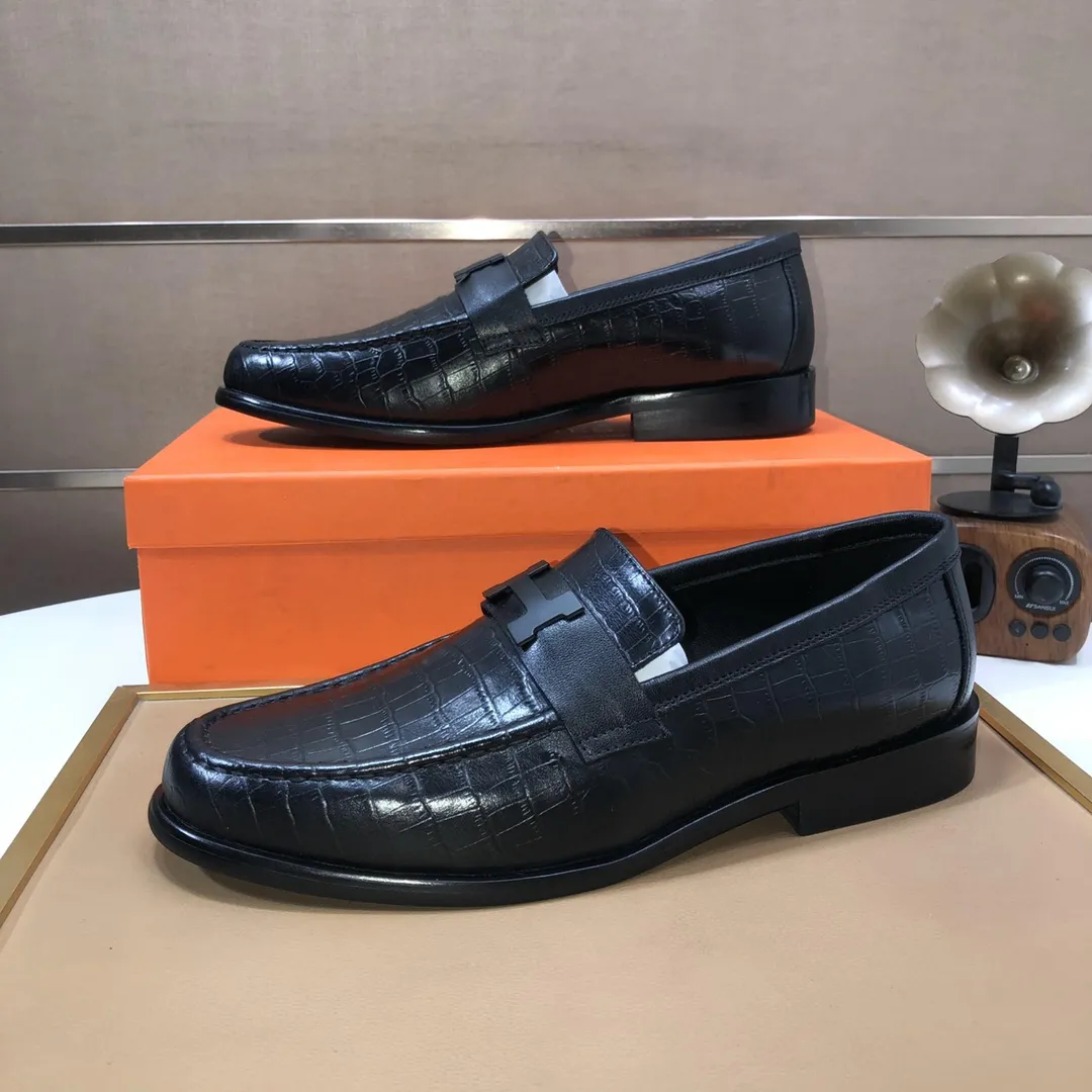 Men's shoes💰460💰[HERMES] (sheepskin lining)🍀Italian top luxury🍀He does not pursue novel styles and gorgeous colors, but attracts the favor of successful men with his flawless, elegant and classic style. Formal leather shoes This very comfortable, simple and stable style allows you to easily match any style! The pattern is absolutely 1:1 refined from the original case, and we strive for excellence in materials, imported cowhide + sheepskin lining💪💪💪extraordinary texture👍! .Black Brown Size: 38-45 (45 customized)